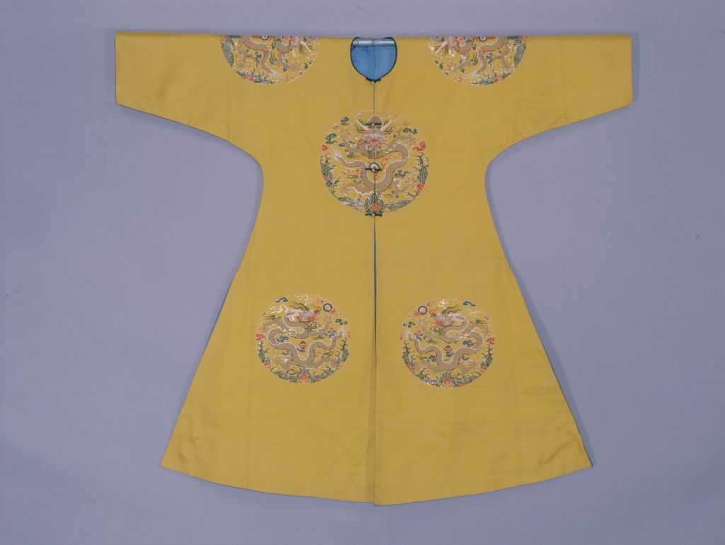 图片[1]-Bright yellow eight regiments cloud dragon makeup satin pattern coat-China Archive